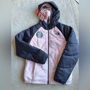 NEW The North Face Reversible coat